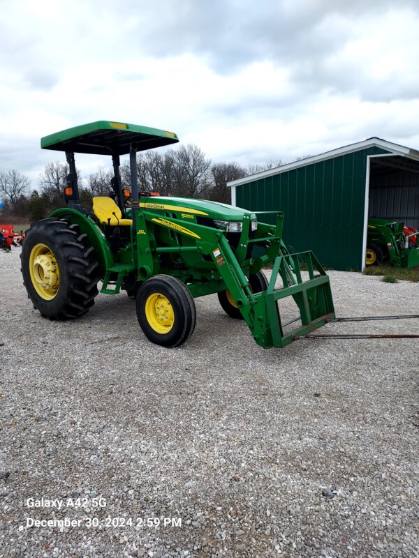 2019 John Deere 5065E 2wd Tractor with Loader 500 hours Like New - Image 2