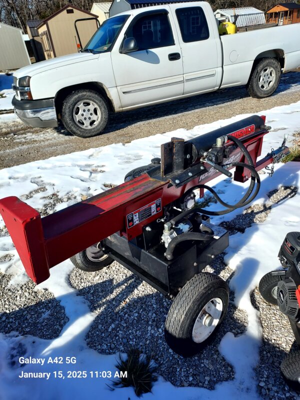 Swisher 28 Ton Log Splitter - Image 2