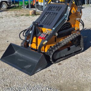 LandHero Mini Skid Steer 23hp Gasoline Engine
